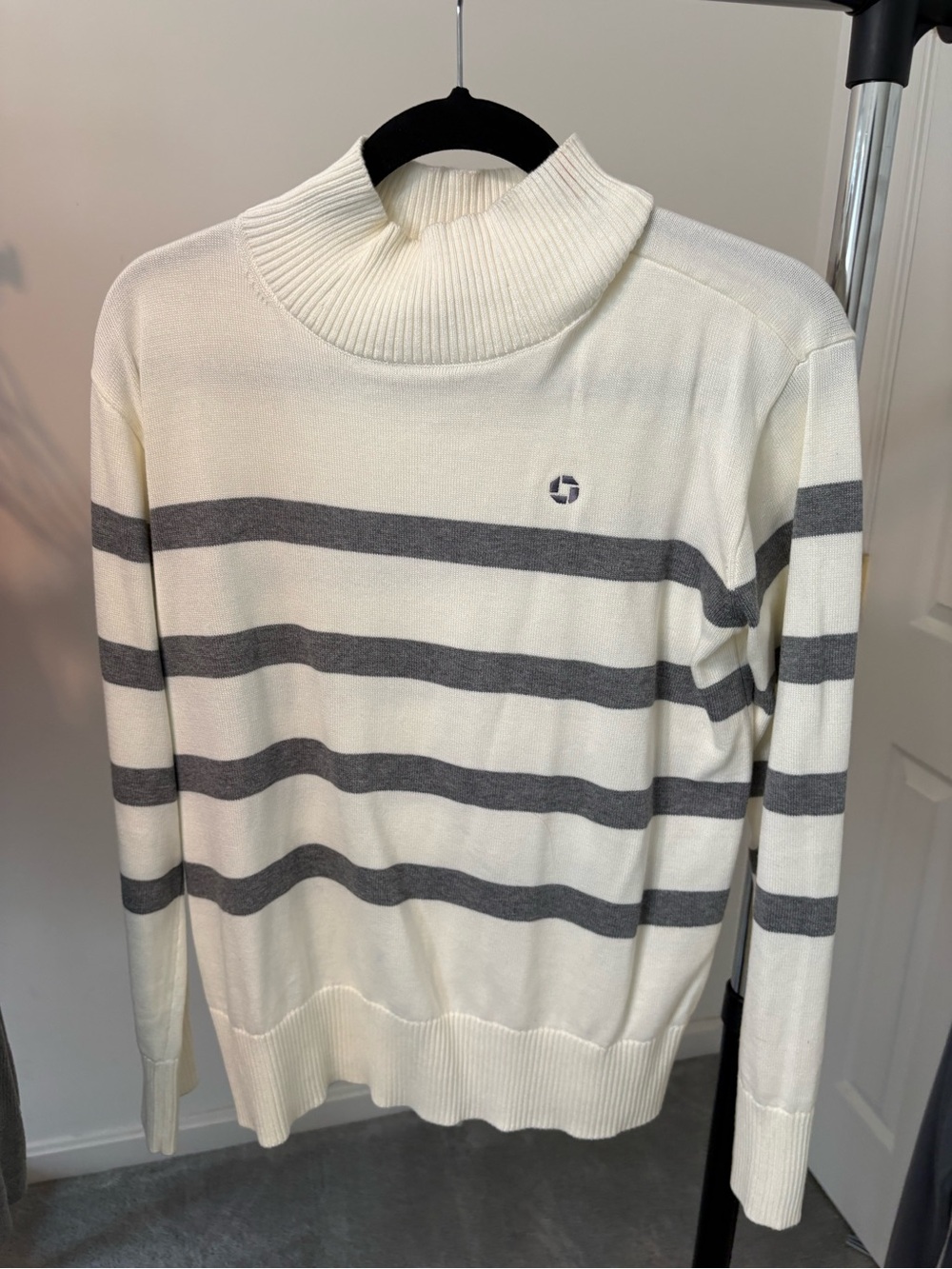 Lands' End Cream & Gray Striped Women's Turtleneck Sweater - Chase Bank - Small